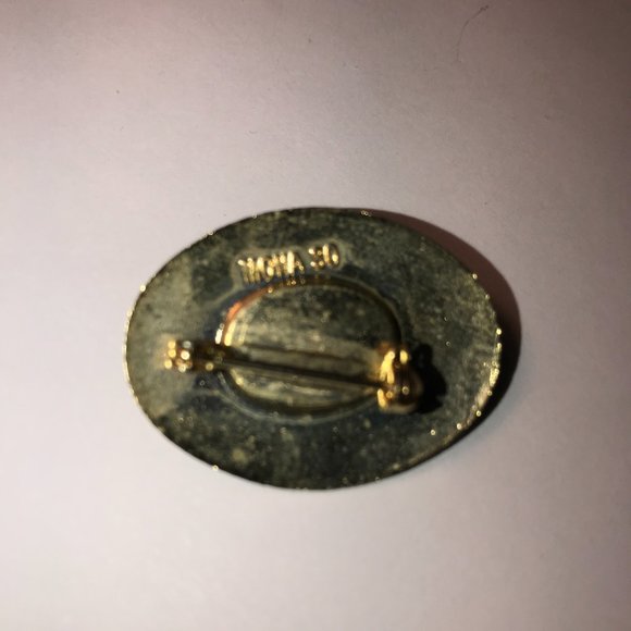 Black and gold Oval Mona So Pin - Picture 3 of 4